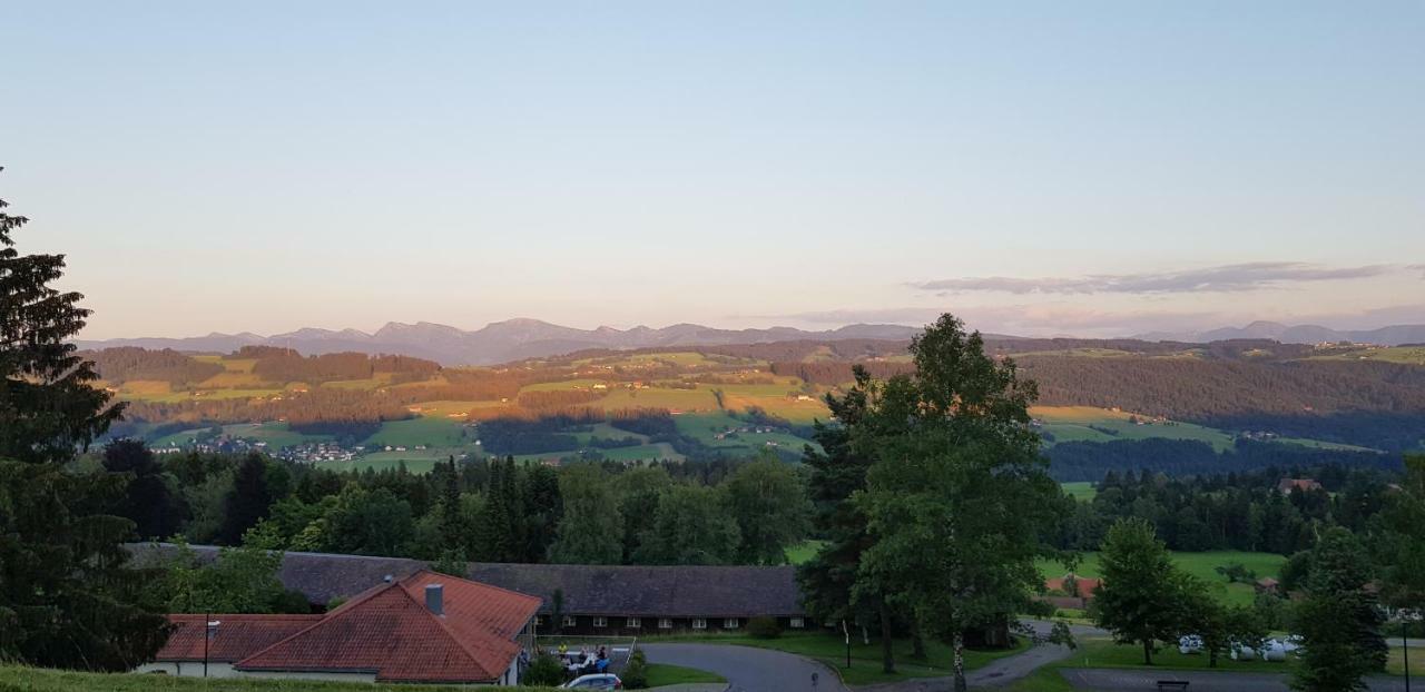 Schoenblick Hotel Garni Ferienwohnungen Lindenberg im Allgau Bagian luar foto